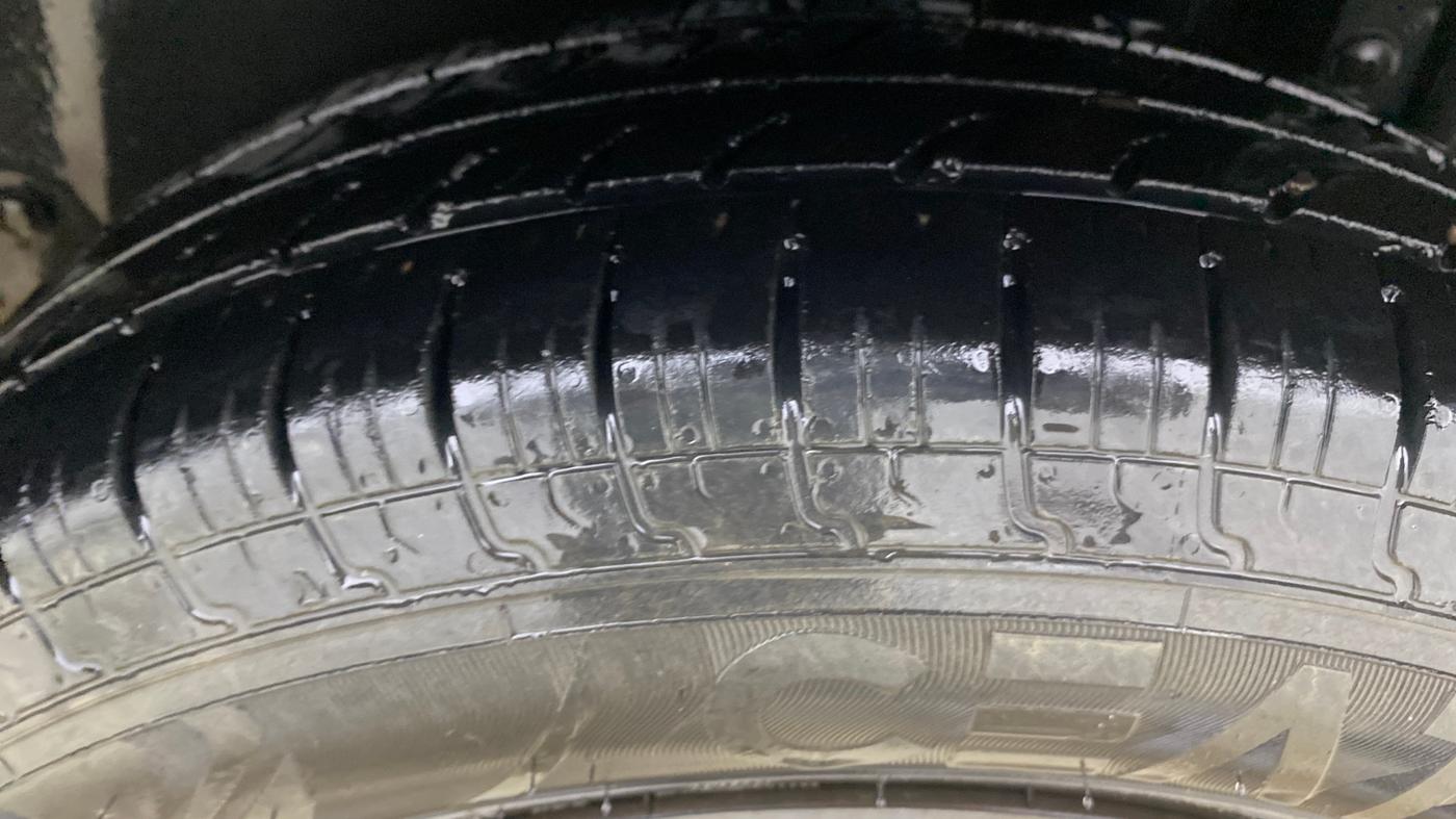 2014 Maruti Swift VXI, Petrol, Manual, 88,640 km, Left Rear Tyre Tread