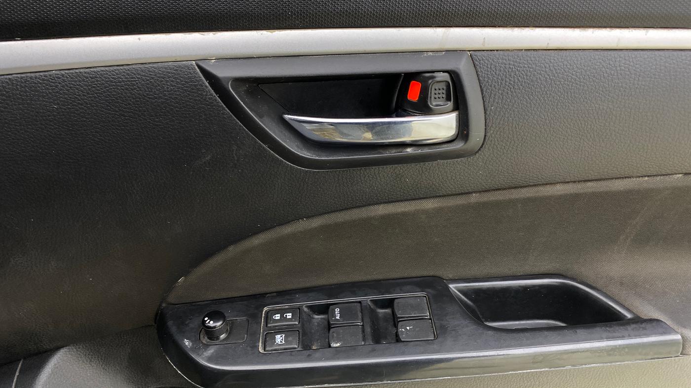 2014 Maruti Swift VXI, Petrol, Manual, 88,640 km, Driver Side Door Panels Control