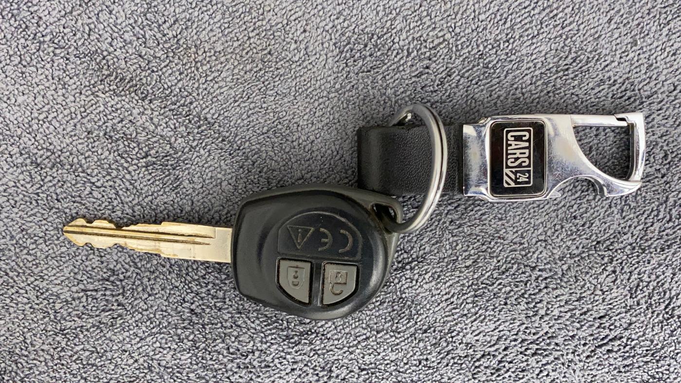 2019 Maruti Swift VXI, Petrol, Manual, 65,646 km, Key Close Up