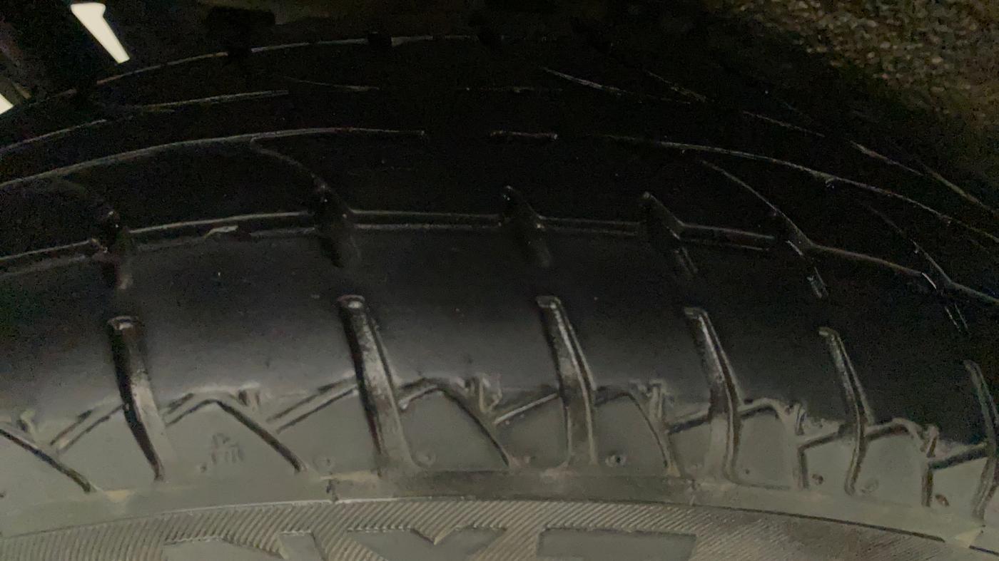 2017 Maruti Wagon R 1.0 LXI CNG, CNG, Manual, 56,523 km, Left Front Tyre Tread