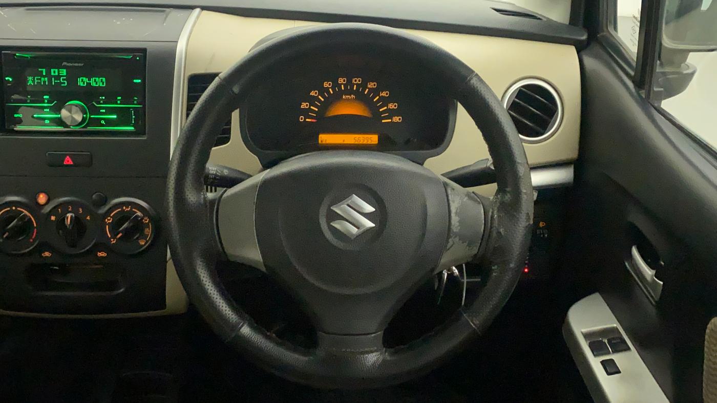 2017 Maruti Wagon R 1.0 LXI CNG, CNG, Manual, 56,523 km, Steering Wheel Close Up