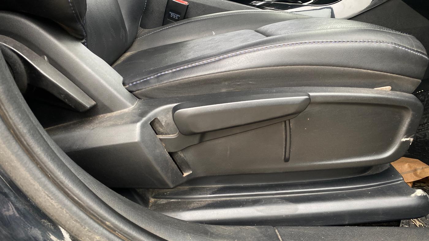 2023 Tata ALTROZ  XZA Plus Sunroof Dark Edition, Petrol, Automatic, 80,408 km, Driver Side Adjustment Panel