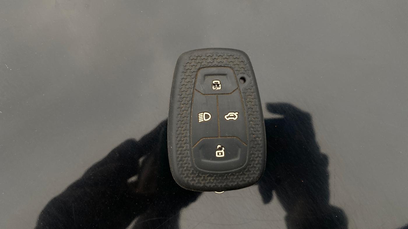2023 Tata ALTROZ  XZA Plus Sunroof Dark Edition, Petrol, Automatic, 80,408 km, Key Close Up