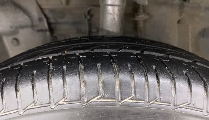 2014 Datsun Go T, Petrol, Manual, 29,171 km, Left Front Tyre Tread