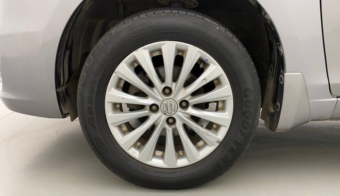 2016 Maruti Ciaz ZXI, Petrol, Manual, 85,280 km, Left Front Wheel