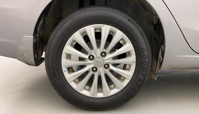 2016 Maruti Ciaz ZXI, Petrol, Manual, 85,280 km, Right Rear Wheel