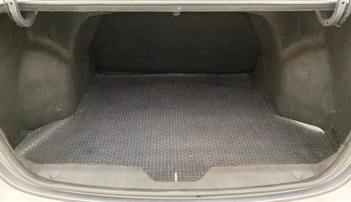 2016 Maruti Ciaz ZXI, Petrol, Manual, 85,280 km, Boot Inside