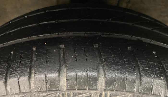 2014 Hyundai i20 SPORTZ 1.2 VTVT, Petrol, Manual, 65,255 km, Right Front Tyre Tread