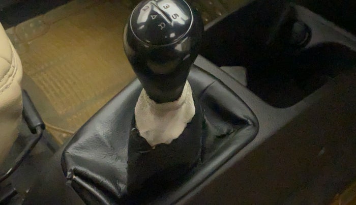 2012 Hyundai Eon D-LITE+, Petrol, Manual, 53,675 km, Gear lever - Boot cover slightly torn