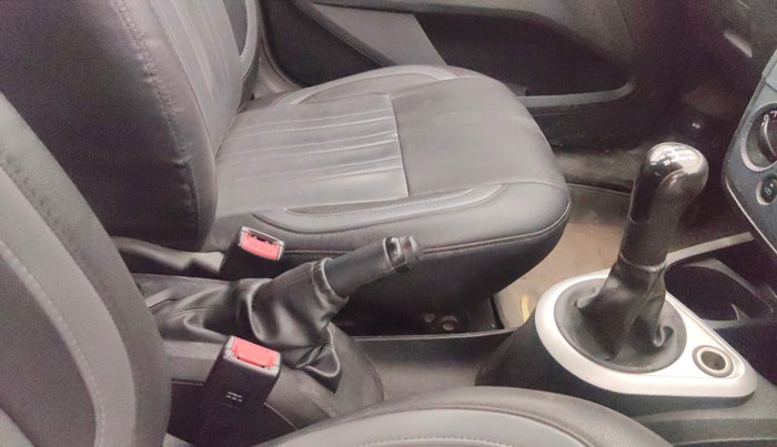 2013 Ford Figo EXI 1.2 PETROL, Petrol, Manual, 1,02,975 km, Gear Lever