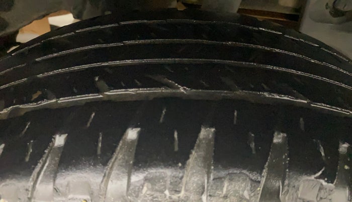 2017 Renault Duster RXS CVT, Petrol, Automatic, 77,297 km, Left Rear Tyre Tread