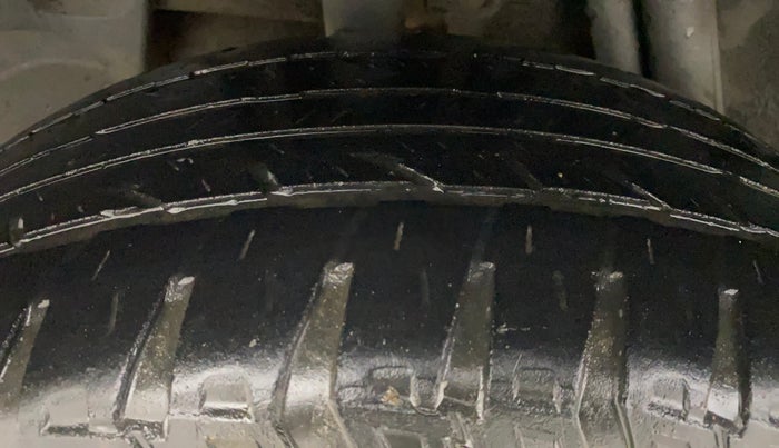 2017 Renault Duster RXS CVT, Petrol, Automatic, 77,297 km, Right Rear Tyre Tread