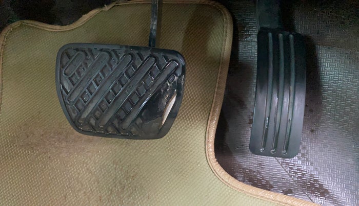 2017 Renault Duster RXS CVT, Petrol, Automatic, 77,297 km, Pedals