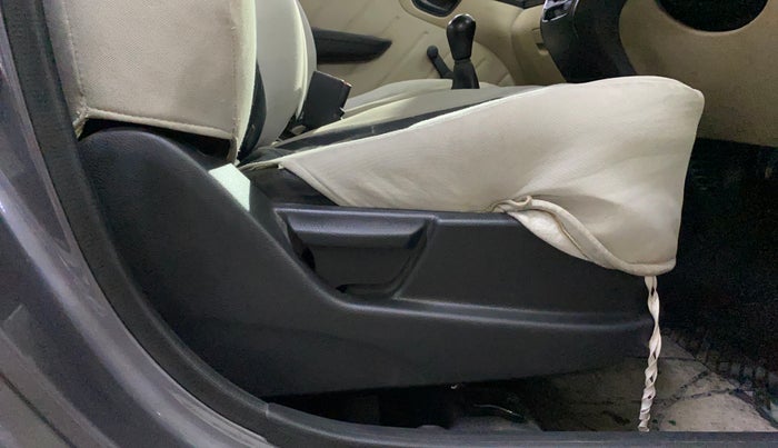 2016 Hyundai Eon D-LITE+, Petrol, Manual, 33,390 km, Driver Side Adjustment Panel