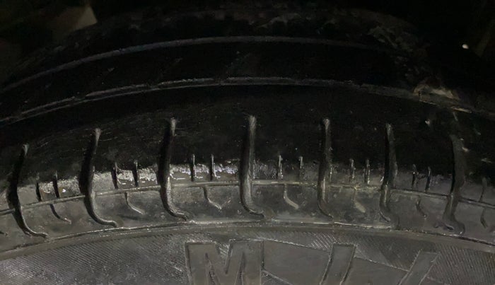 2016 Hyundai Eon D-LITE+, Petrol, Manual, 33,390 km, Left Rear Tyre Tread