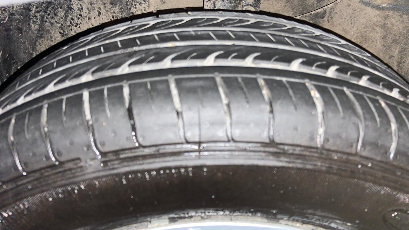 2021 KIA SONET HTE 1.2, Petrol, Manual, 81,198 km, Left Front Tyre Tread