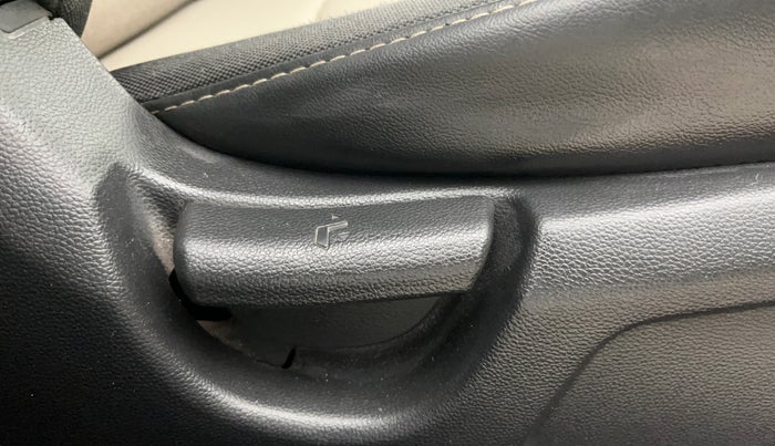 2015 Hyundai Elite i20 MAGNA 1.2, Petrol, Manual, 49,578 km, Driver Side Adjustment Panel