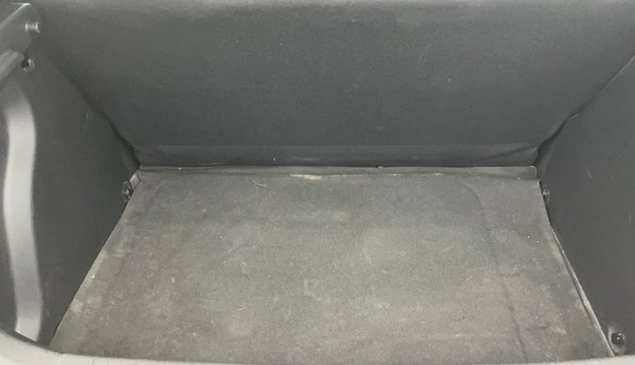 2015 Hyundai Elite i20 MAGNA 1.2, Petrol, Manual, 49,578 km, Boot Inside