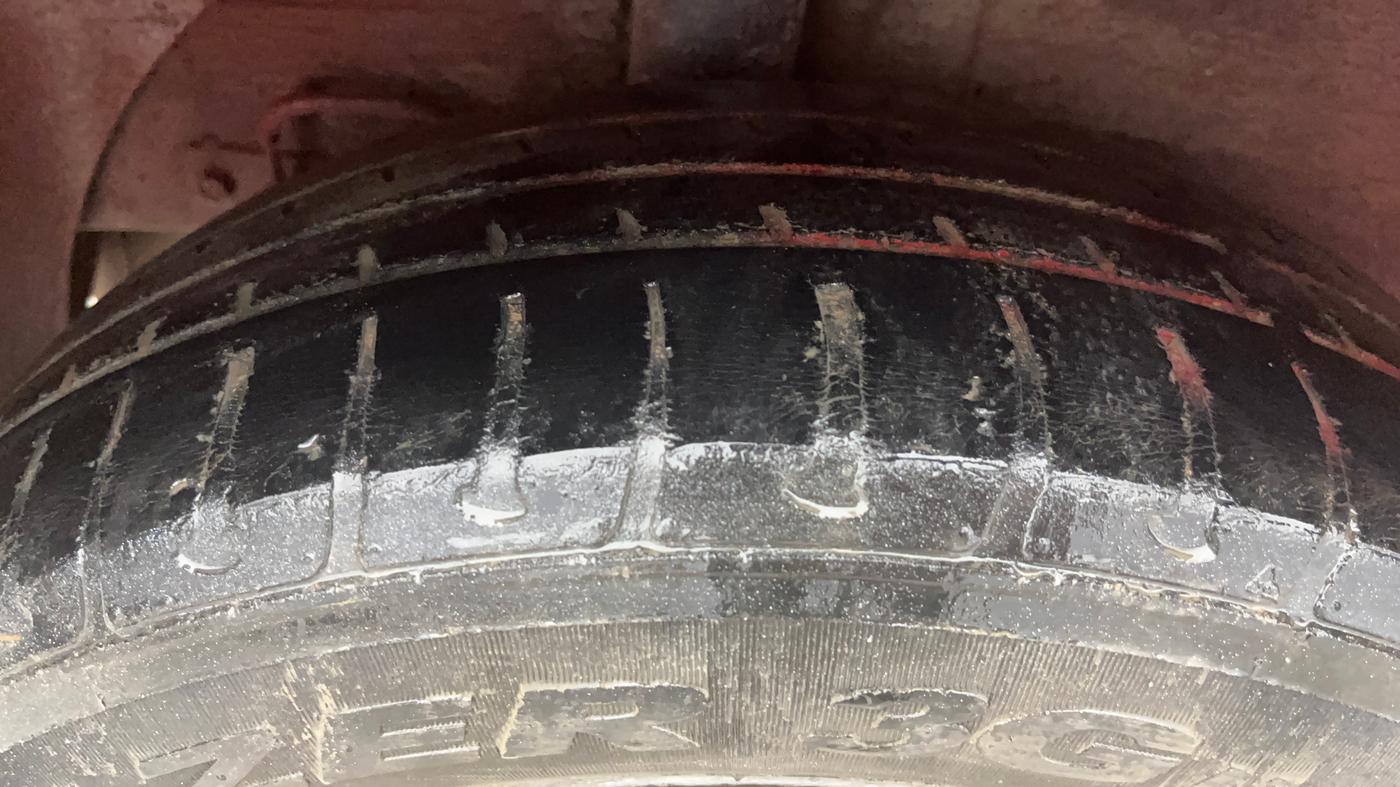 2015 Hyundai Elite i20 MAGNA 1.2, Petrol, Manual, 49,290 km, Right Rear Tyre Tread