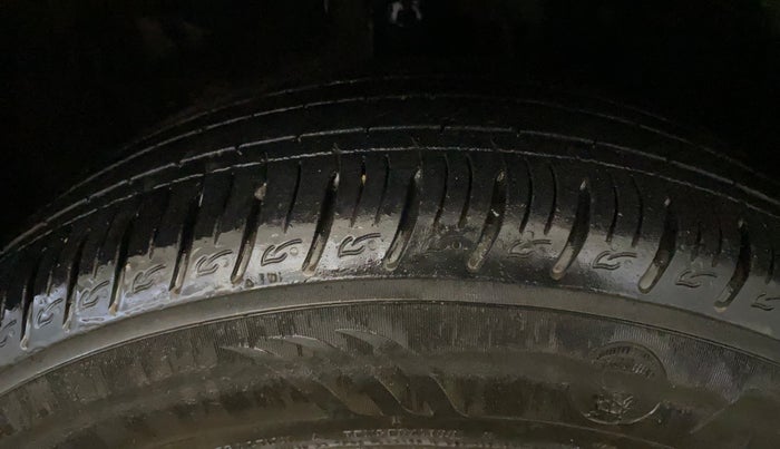 2023 KIA SONET HTK PLUS 1.0 IMT, Petrol, Manual, 32,948 km, Right Front Tyre Tread