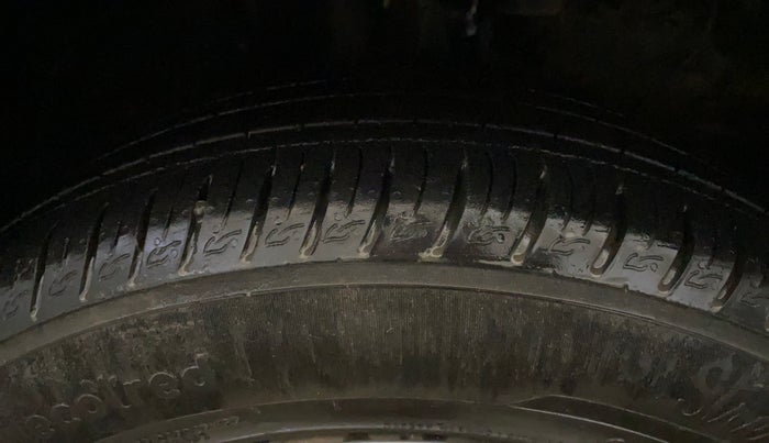 2023 KIA SONET HTK PLUS 1.0 IMT, Petrol, Manual, 32,948 km, Left Front Tyre Tread