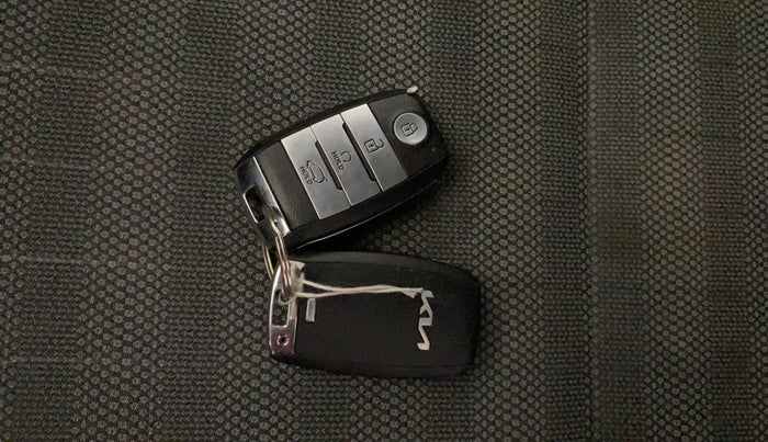 2023 KIA SONET HTK PLUS 1.0 IMT, Petrol, Manual, 32,948 km, Key Close Up