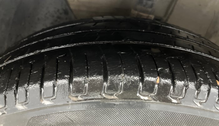 2020 Hyundai NEW I20 MAGNA 1.2 MT, Petrol, Manual, 49,881 km, Left Front Tyre Tread