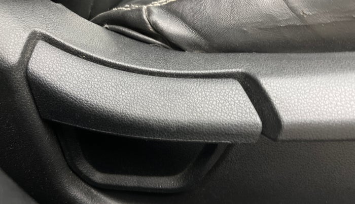 2020 Hyundai NEW I20 MAGNA 1.2 MT, Petrol, Manual, 49,881 km, Driver Side Adjustment Panel