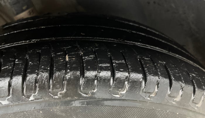 2020 Hyundai NEW I20 MAGNA 1.2 MT, Petrol, Manual, 49,881 km, Right Front Tyre Tread