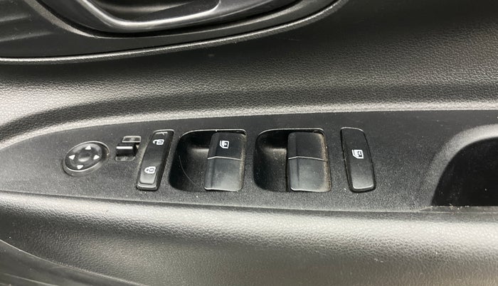 2020 Hyundai NEW I20 MAGNA 1.2 MT, Petrol, Manual, 49,881 km, Driver Side Door Panels Control