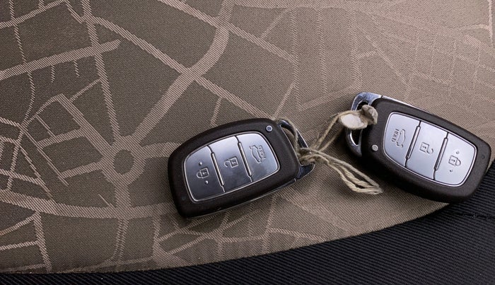 2016 Hyundai Grand i10 ASTA AT 1.2 KAPPA VTVT, Petrol, Automatic, 62,887 km, Key Close Up