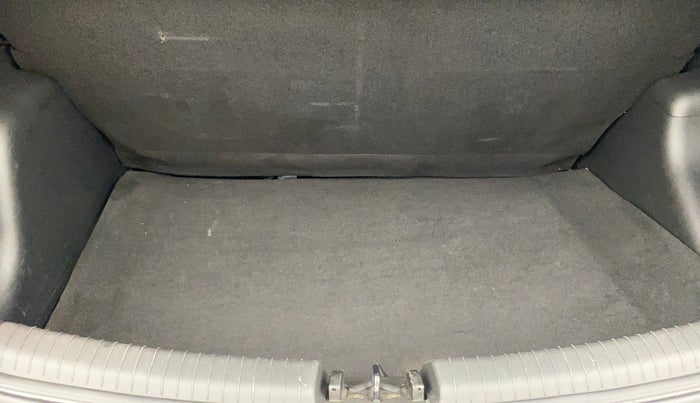 2016 Hyundai Grand i10 ASTA AT 1.2 KAPPA VTVT, Petrol, Automatic, 62,887 km, Boot Inside