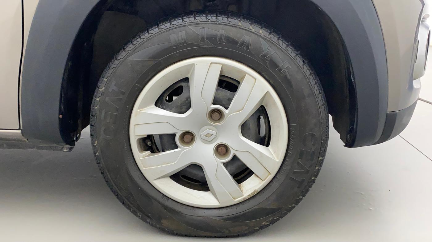 2018 Renault Kwid RXT 1.0 AMT (O), Petrol, Automatic, 43,879 km, Right Front Wheel
