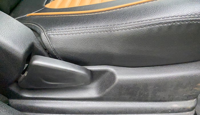 2018 Renault Kwid RXT 1.0 AMT (O), Petrol, Automatic, 43,879 km, Driver Side Adjustment Panel
