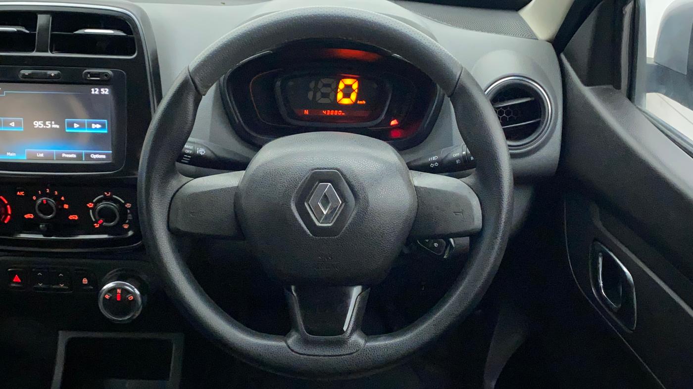 2018 Renault Kwid RXT 1.0 AMT (O), Petrol, Automatic, 43,879 km, Steering Wheel Close Up