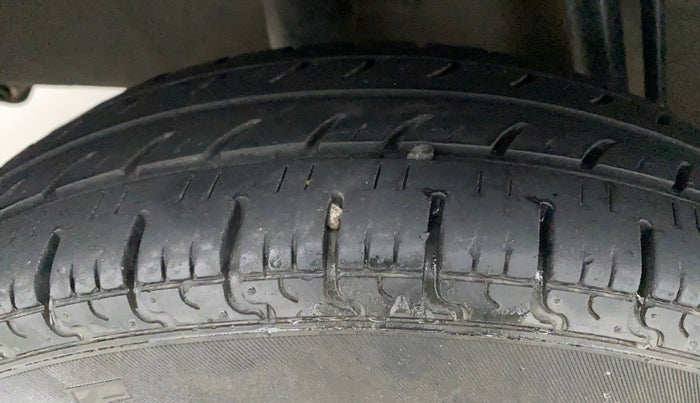 2018 Renault Kwid RXT 1.0 AMT (O), Petrol, Automatic, 43,879 km, Right Rear Tyre Tread