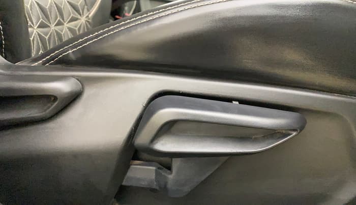 2021 Tata Tiago XZ PLUS PETROL, Petrol, Manual, 1,00,805 km, Driver Side Adjustment Panel