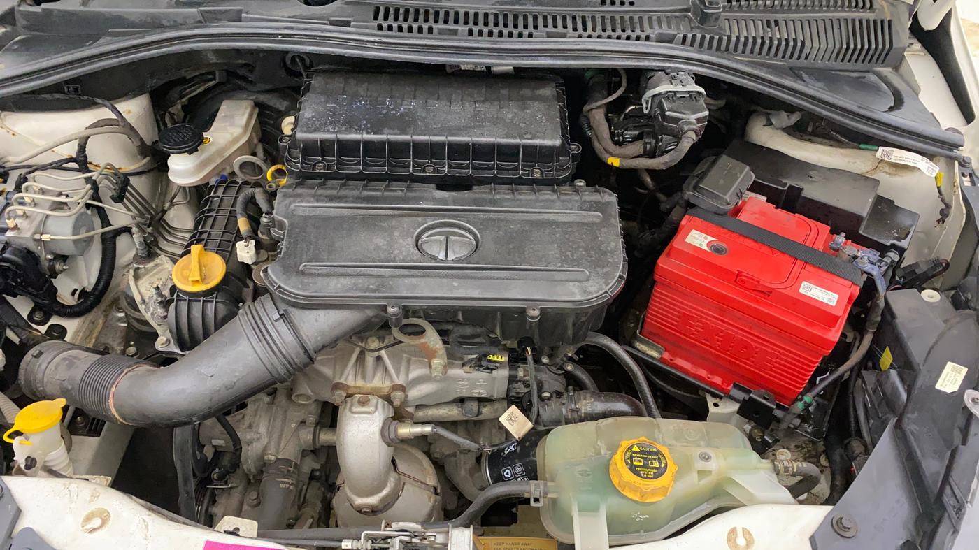 2021 Tata Tiago XZ PLUS PETROL, Petrol, Manual, 1,00,805 km, Engine View - Left