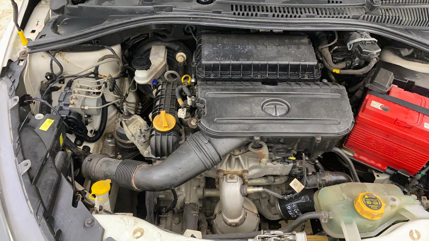 2021 Tata Tiago XZ PLUS PETROL, Petrol, Manual, 1,00,805 km, Engine View - Right
