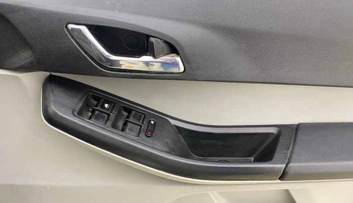 2021 Tata Tiago XZ PLUS PETROL, Petrol, Manual, 1,00,805 km, Driver Side Door Panels Control