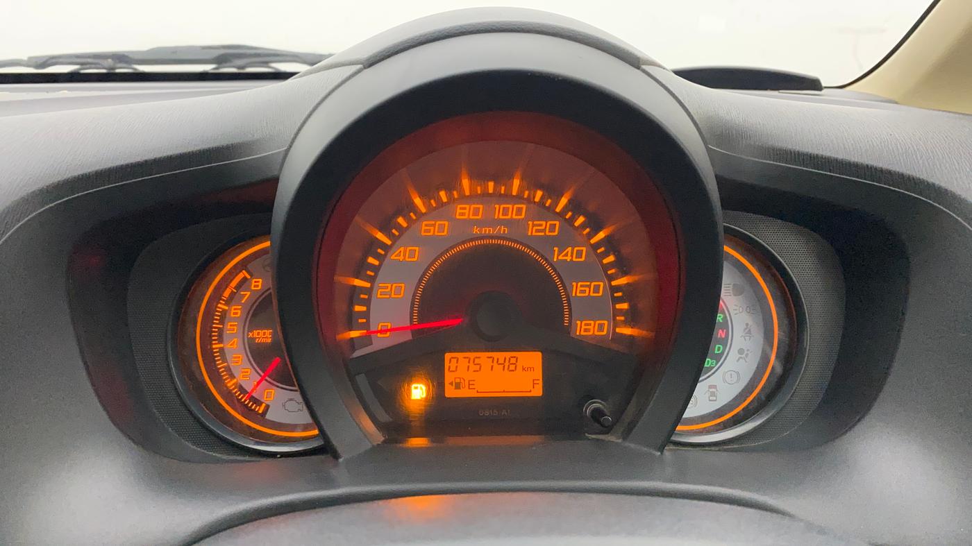 2015 Honda Brio VX AT, CNG, Automatic, 75,747 km, Odometer Image