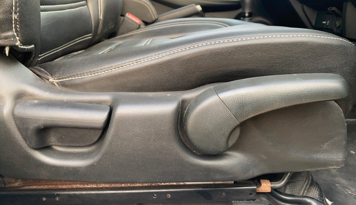 2018 Honda WR-V 1.2L I-VTEC VX MT, CNG, Manual, 33,426 km, Driver Side Adjustment Panel