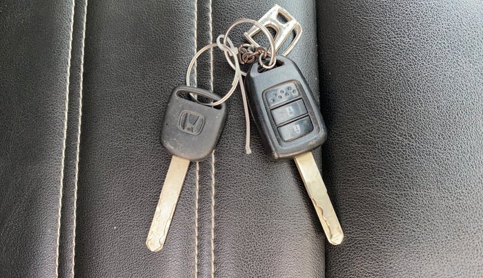 2018 Honda WR-V 1.2L I-VTEC VX MT, CNG, Manual, 33,426 km, Key Close Up