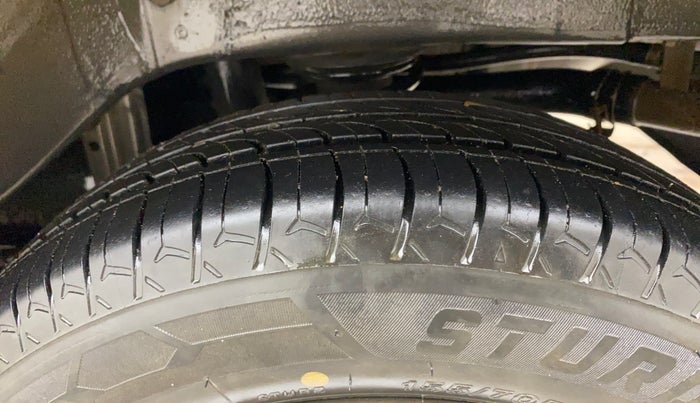 2015 Maruti Alto K10 VXI, Petrol, Manual, 1,42,206 km, Left Rear Tyre Tread