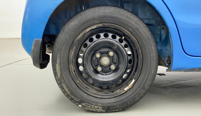 2013 Honda Brio S MT, CNG, Manual, 25,280 km, Right Rear Wheel