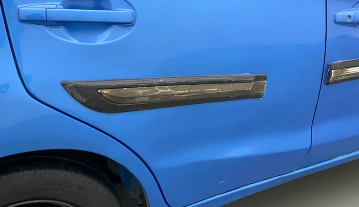 2013 Honda Brio S MT, CNG, Manual, 25,280 km, Right rear door - Minor scratches