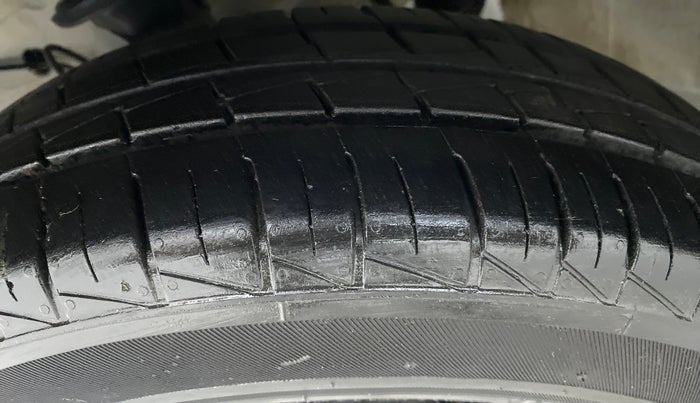 2021 Maruti Alto VXI PLUS, Petrol, Manual, 7,700 km, Left Front Tyre Tread
