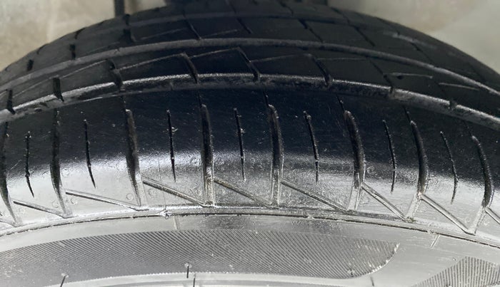 2021 Maruti Alto VXI PLUS, Petrol, Manual, 7,700 km, Right Front Tyre Tread