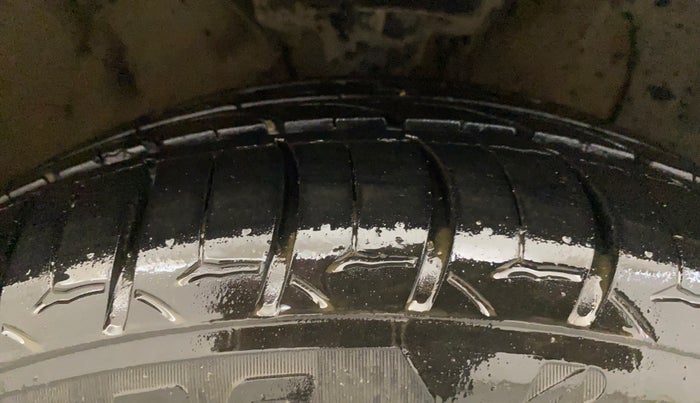 2015 Hyundai Elite i20 ASTA 1.2, Petrol, Manual, 60,175 km, Right Front Tyre Tread