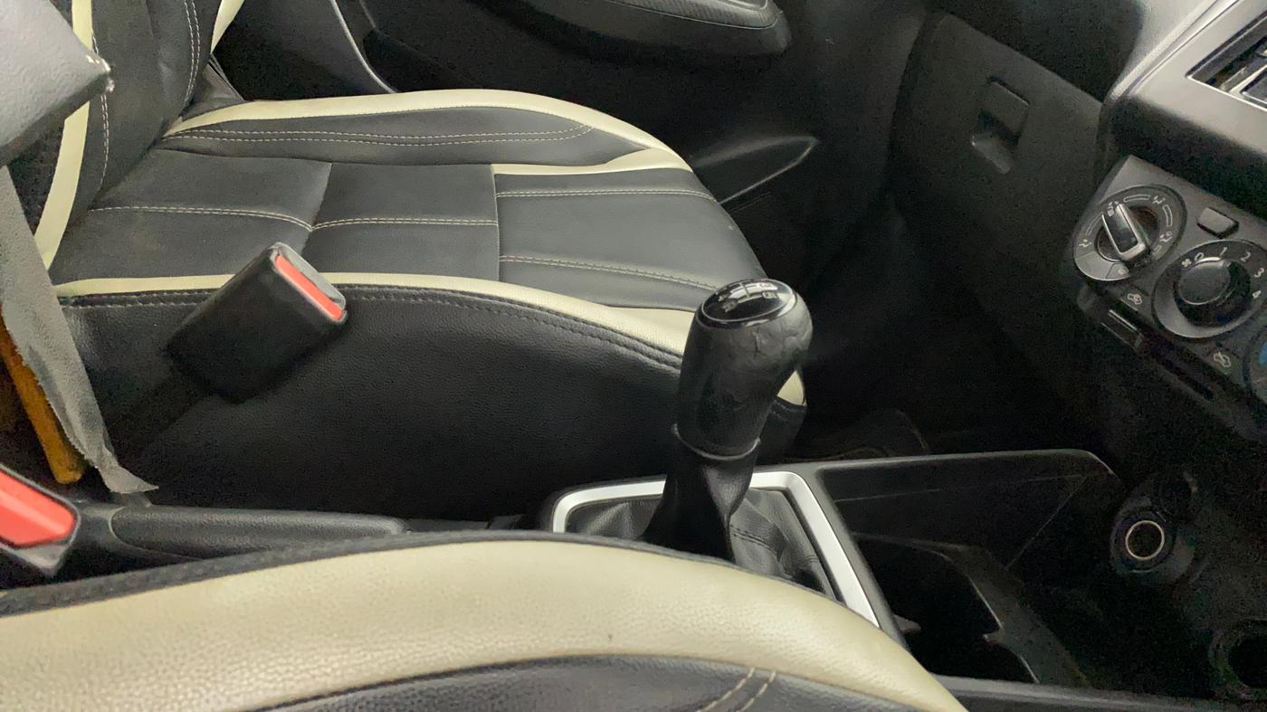 2019 Maruti Swift VXI, Petrol, Manual, 51,959 km, Gear Lever